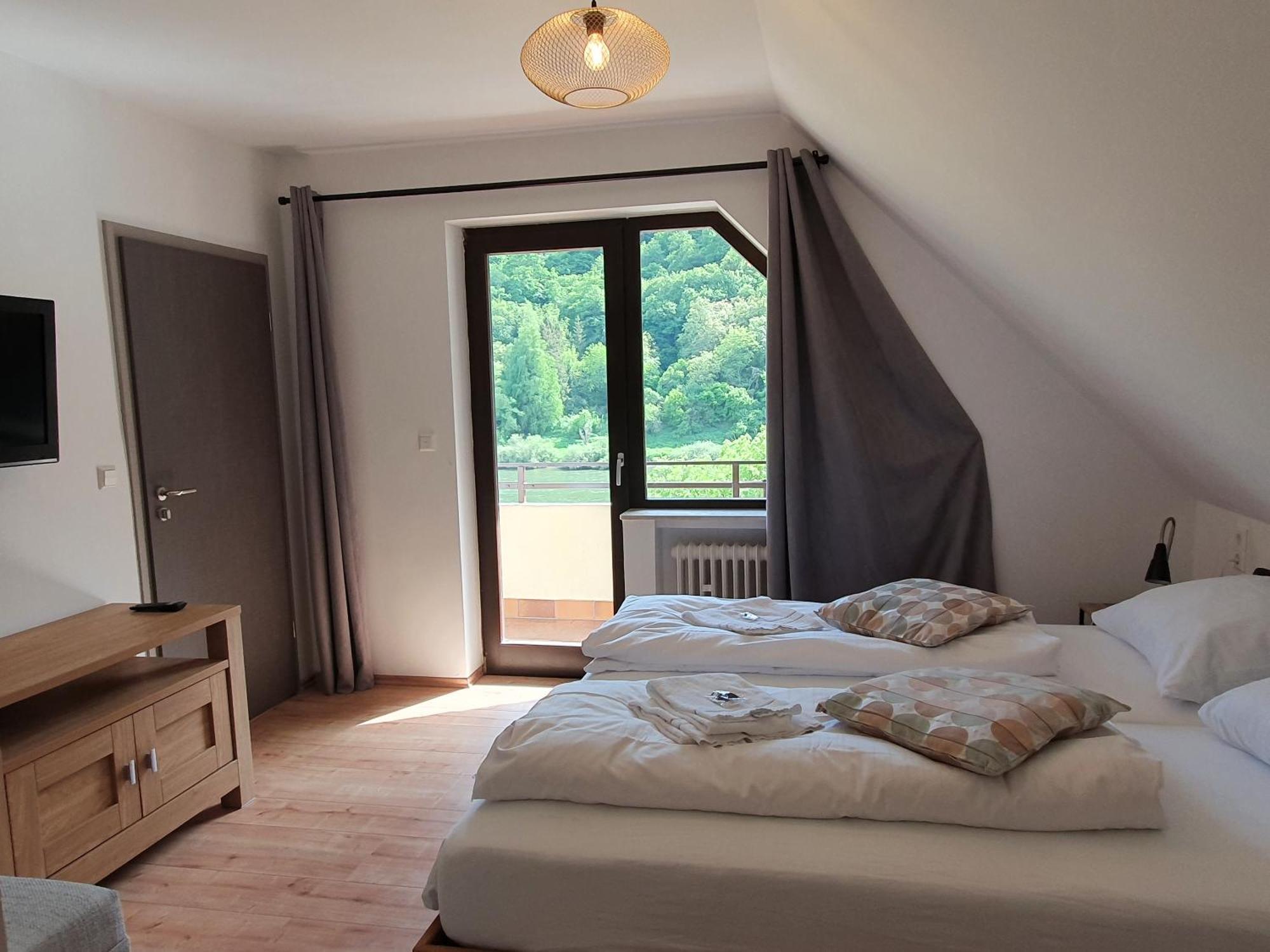 Roemerstube Apartments & Rooms Ediger-Eller Room photo
